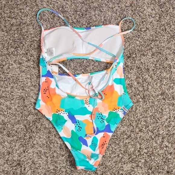 Body Glove Devon multicolor tropical open tie back one piece swimsuit - Picture 8 of 10